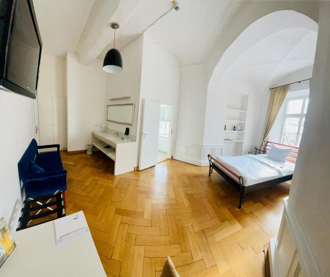 ארנסטורף Schlossparkhotel Mariakirchen מראה חיצוני תמונה