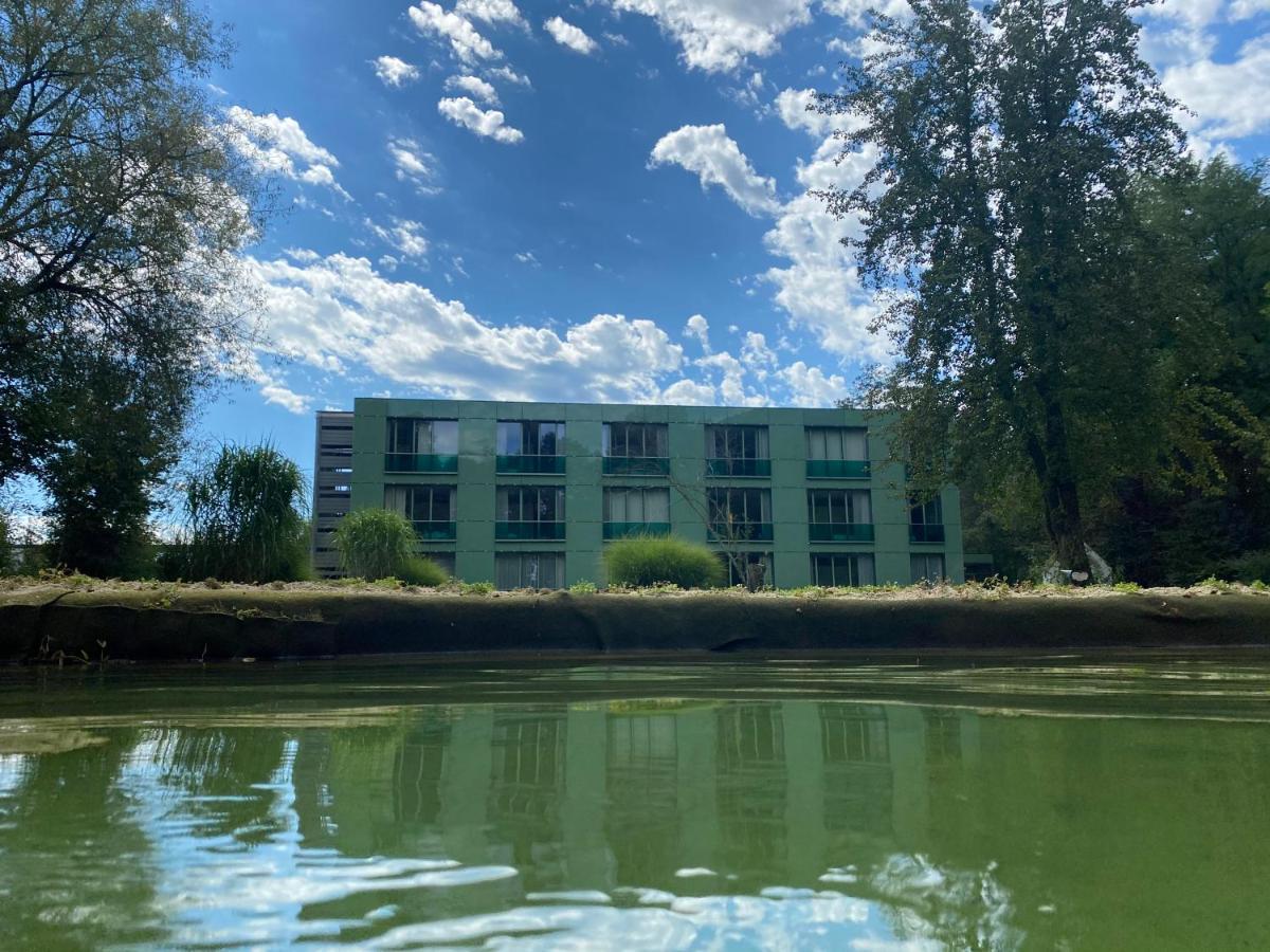 ארנסטורף Schlossparkhotel Mariakirchen מראה חיצוני תמונה