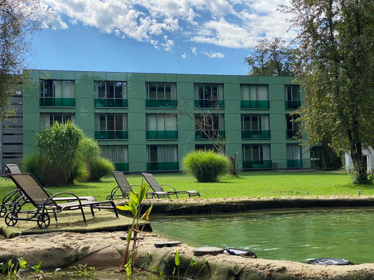 ארנסטורף Schlossparkhotel Mariakirchen מראה חיצוני תמונה