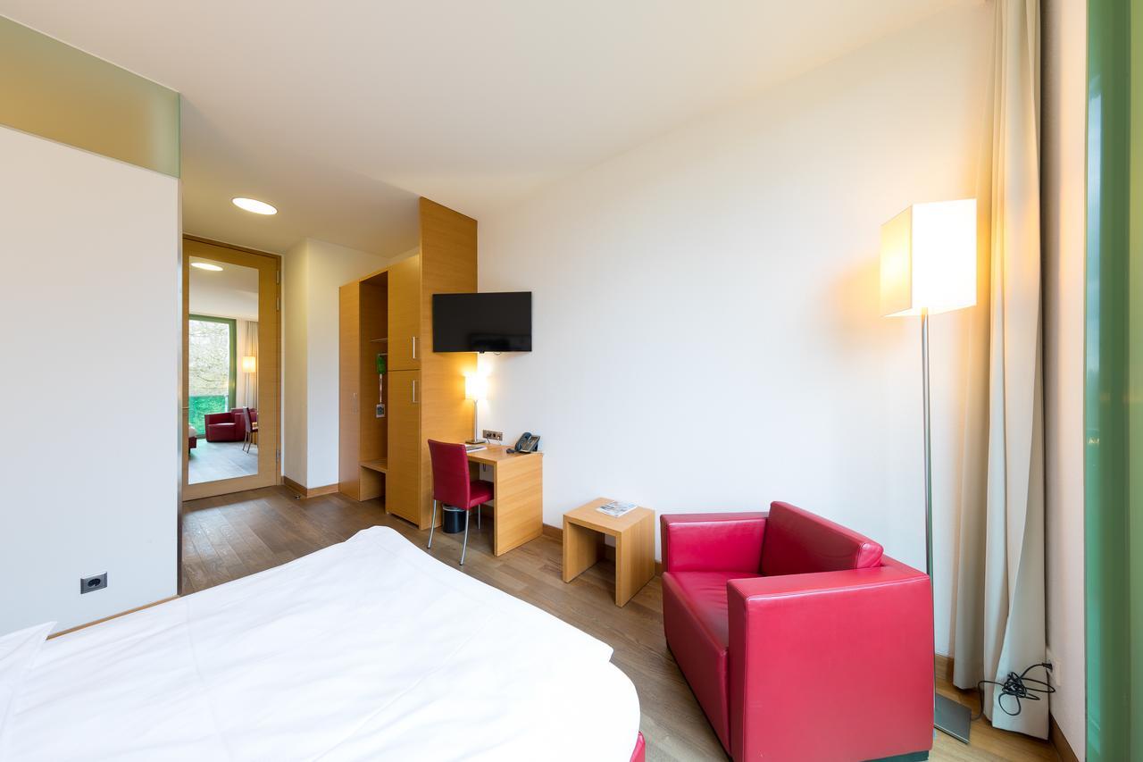 ארנסטורף Schlossparkhotel Mariakirchen מראה חיצוני תמונה