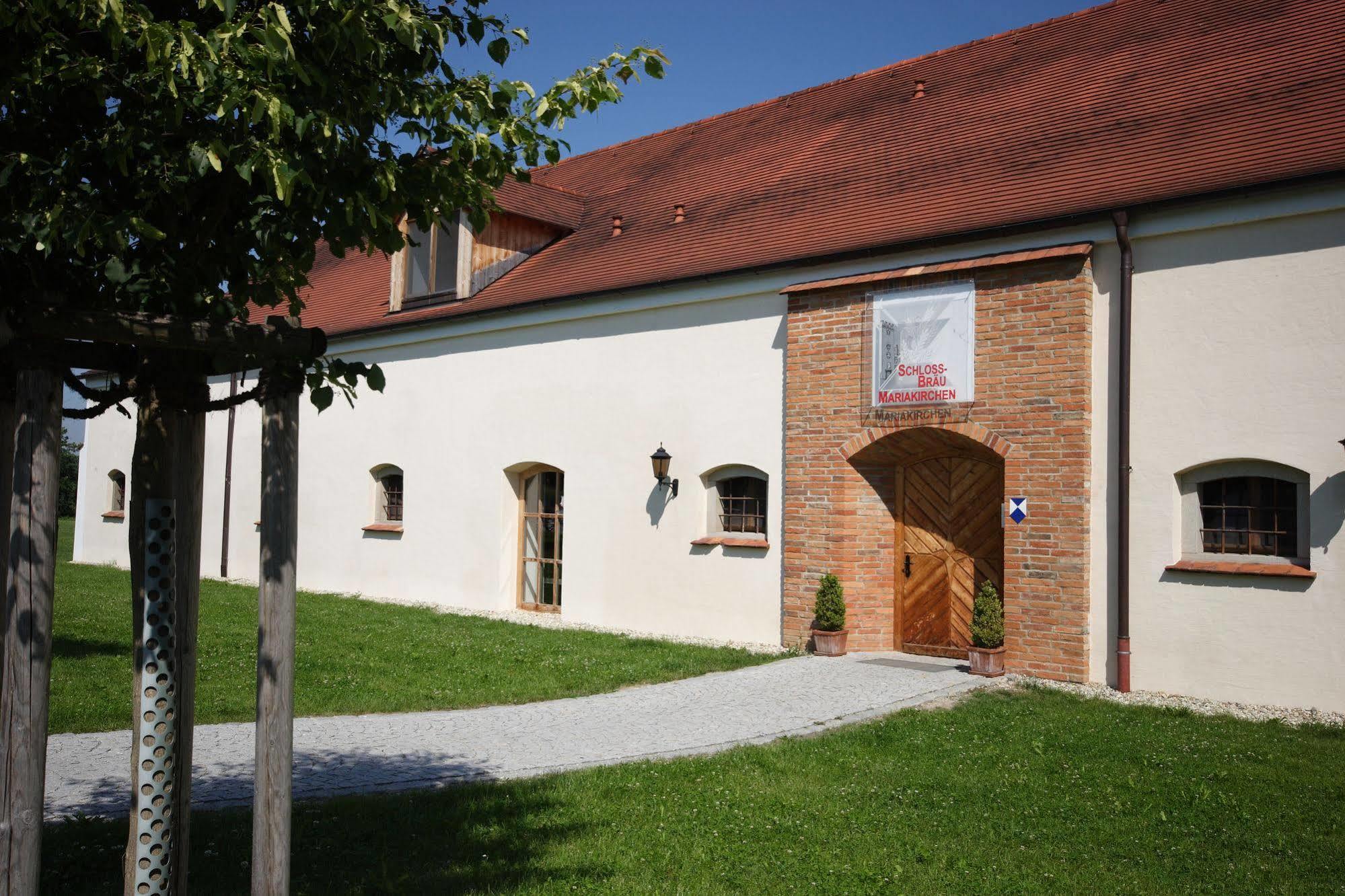 ארנסטורף Schlossparkhotel Mariakirchen מראה חיצוני תמונה